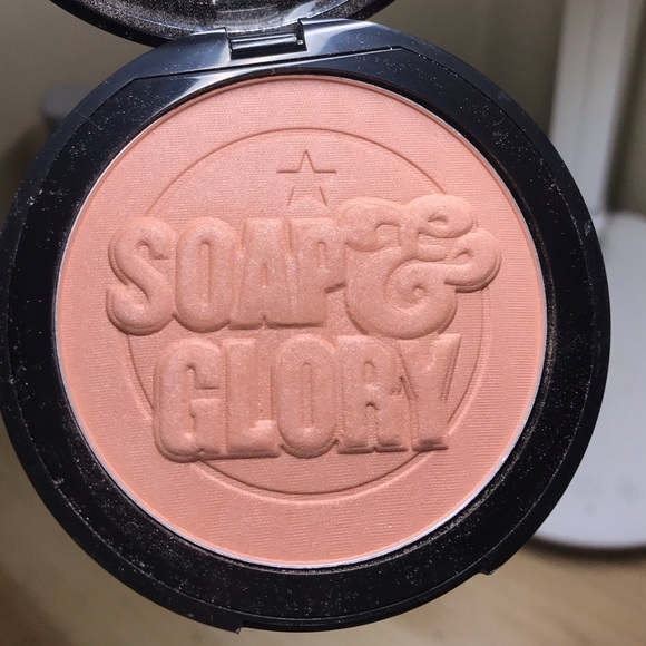 Soap and Glory highlighter - Picture 2 of 3